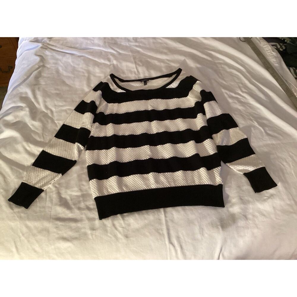 Torrid Top Sweater White & Black Striped Size 1 Plus Lightweight Pullover